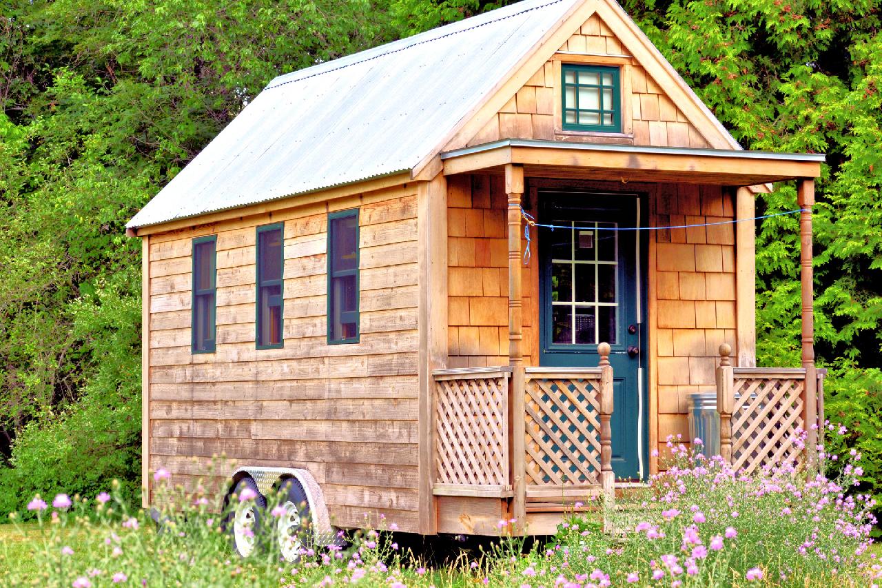 A Beginner's Guide to Selling Tiny Houses: Everything to Know