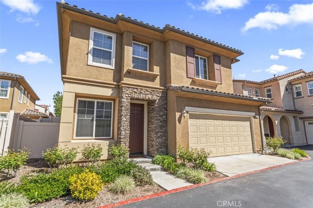  3D Virtual Tour 26062 Redhawk Place, Newhall, CA 91350: Homes for Sale - Hommati  38c3cf3f9d4134267487b11283260bea