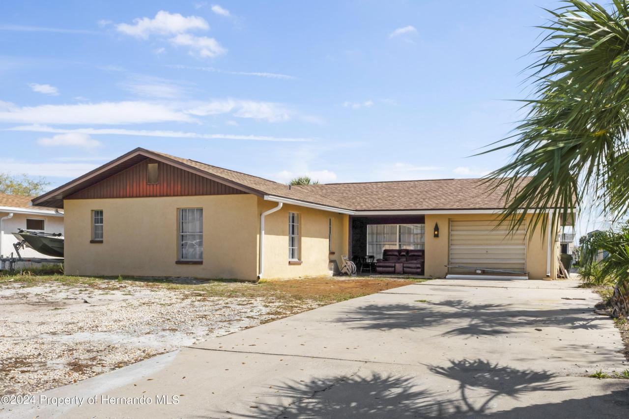 Maps and Schools 13604 Stacey Drive, Hudson, FL 34667: Homes for Sale - Hommati  52cdd286d1ef9d8f6c043c3fe9027a23