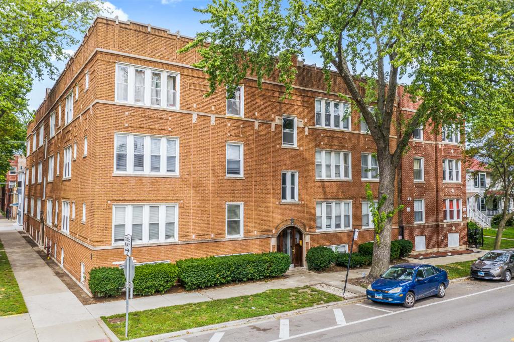  1946 W Touhy Ave, #2S, Chicago, IL 60645: Homes for Sale - Hommati  a58f56141bc37fce13554570104f23ce