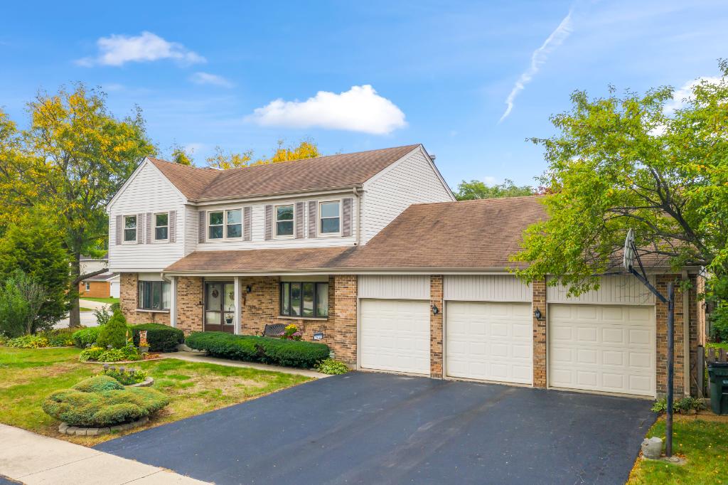  Maps and Schools 1931 Carlyle Pl, Arlington Heights, IL 60004: Homes for Sale - Hommati  e79f4a34a1a585309ed5b4cae206cb3d