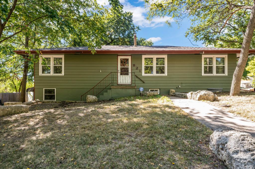  Maps and Schools 821 W Spruce St, Junction City, KS 66441: Homes for Sale - Hommati  a6128bec22a26e47244f0de5a8f21bca