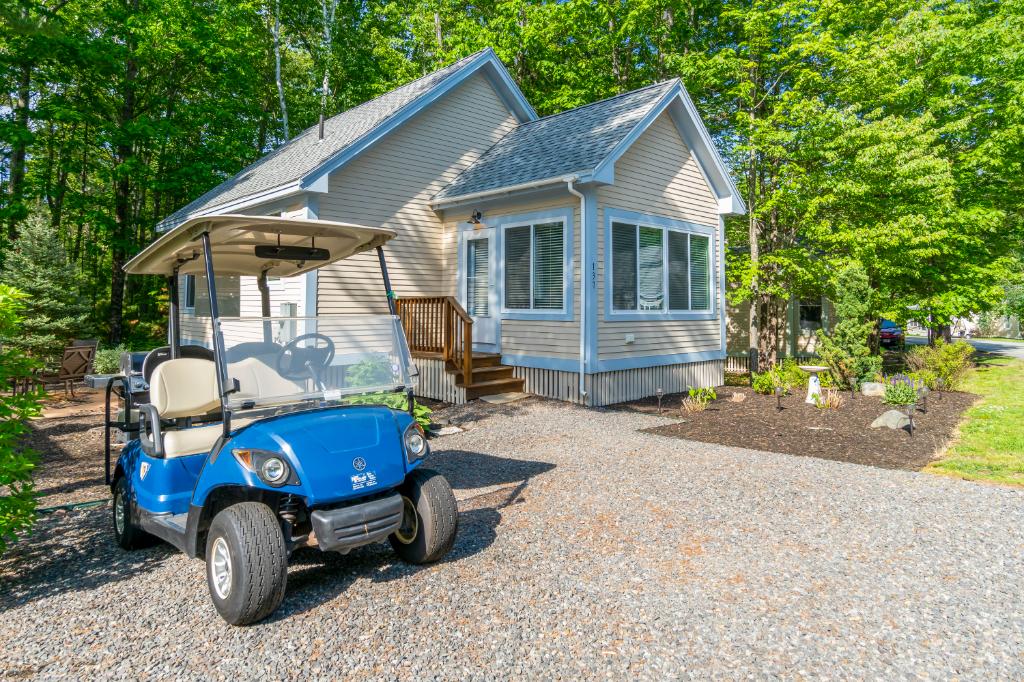  3D Virtual Tour 1 Old County Road, Unit #137, Wells, ME 04090: Homes for Sale - Hommati  2f539aab384fcd767e0c75aeb7dfbceb