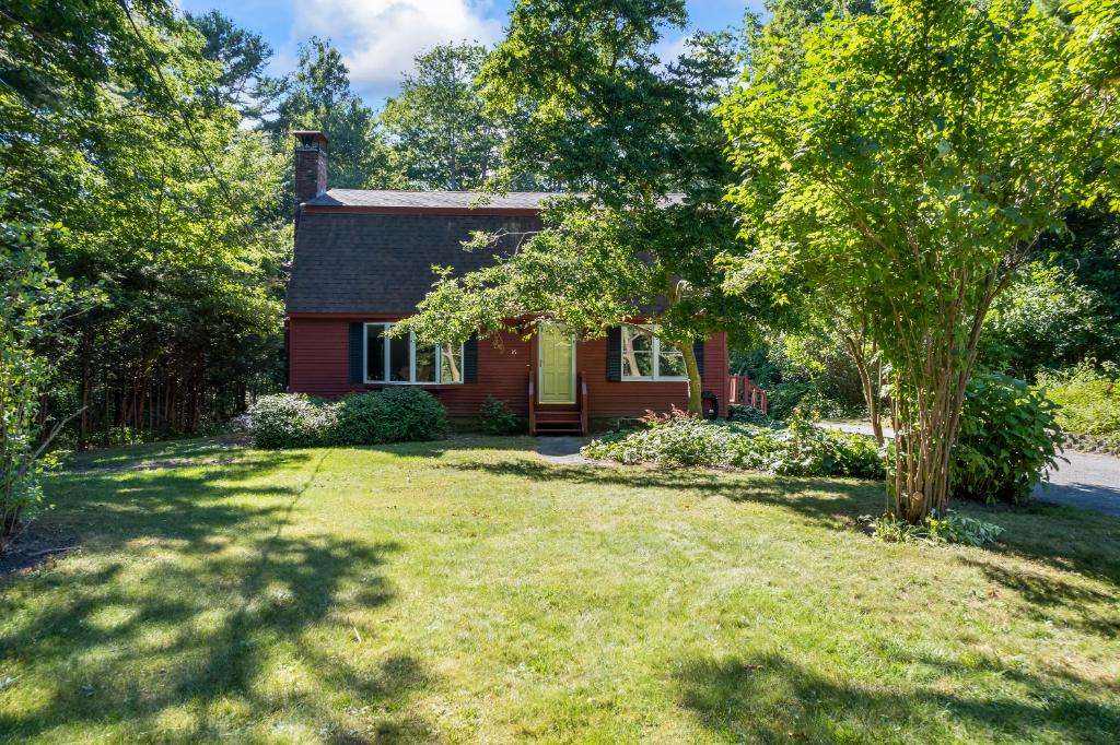  Maps and Schools 35 Foyes Ln, Kittery, ME 03905: Homes for Sale - Hommati  cb516af0f6924ff6d0956cb0f6ad273e