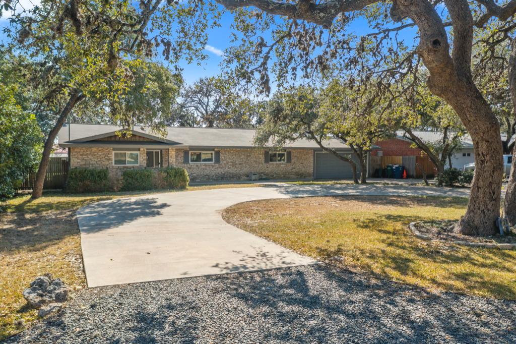 7318 Green Glen Dr, San Antonio, TX 78255: Homes for Sale - Hommati 